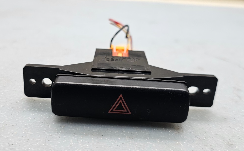 🔥06-08 Suzuki Grand Vitara Hazard WARNING LIGHTS switch sp222k2 Black
