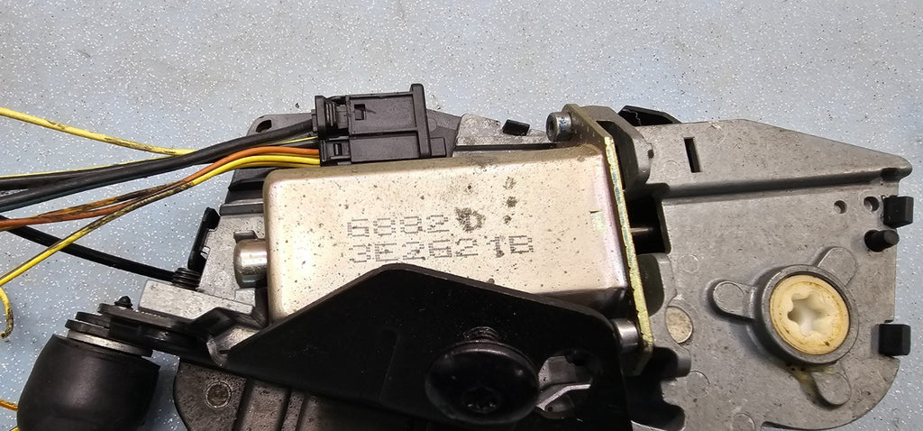 🔥00-06 BMW E53 X5 REAR UPPER LIFTGATE HATCH GLASS LID LOCK LATCH ACTUATOR OEM