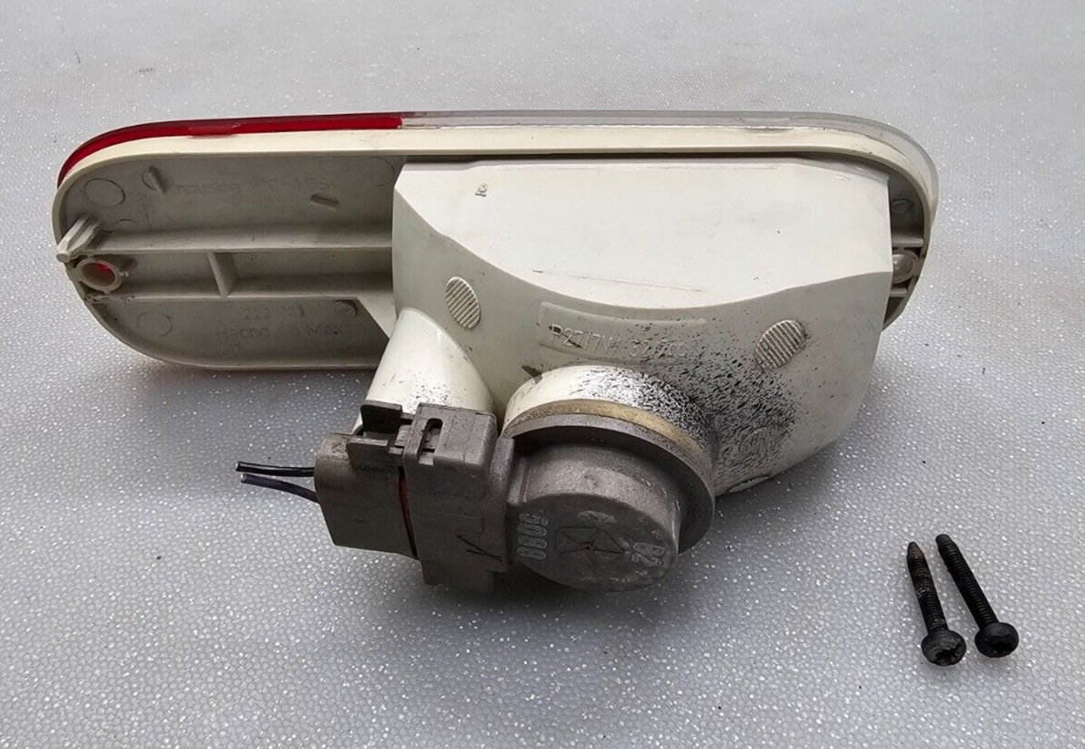 🔥01-05 Chrysler PT Cruiser Rear Right/Left Reverse Backup Light Lamp Assembly