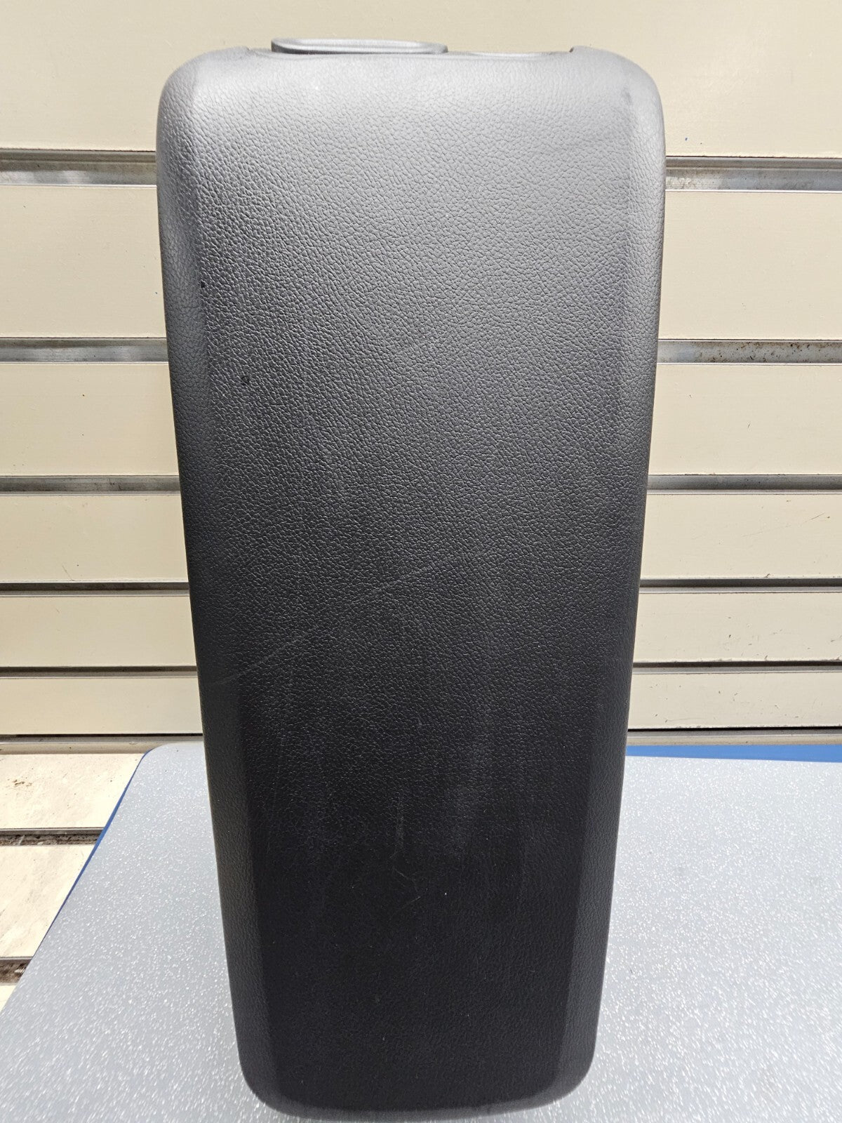02-06 CAMRY SOLARA LEXUS ES330 CENTER CONSOLE LID ARM REST COVER ASSEMBLY BLACK