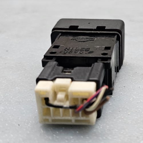 04-15 Armada Titan Hazard Emergency Warning Light Button Control Switch Assembly