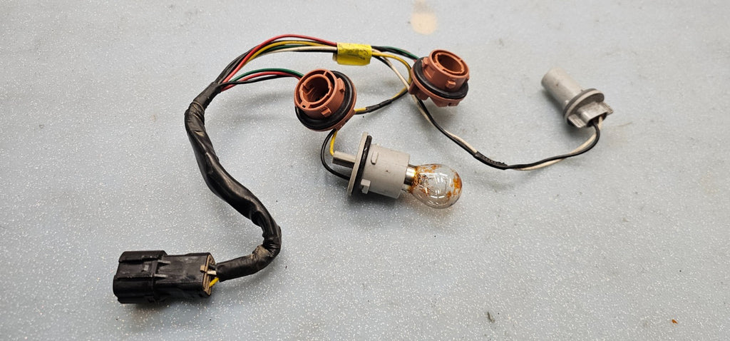 🔥2006-2012 KIA SEDONA TAIL LIGHT BREAK LIGHT ASSEMBLY BULB SOCKET HARNESS