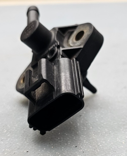 🔥04-14 Crown Victoria Mustang Explorer Fuel Injection Injector Pressure Sensor 