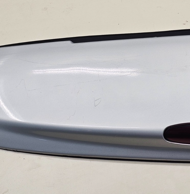 🔥2002-2009 Chevrolet Trailblazer Rear Hatch Spoiler Brake Light WHITE OEM SP2