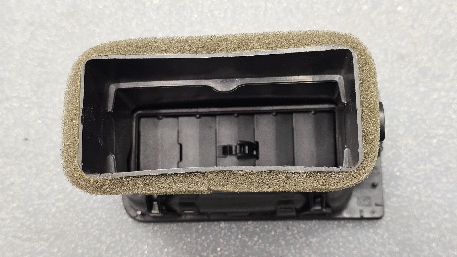🔥05-07 FORD FOCUS Dash Center AC A/C HVAC AIR Vent HEATER Panel Bezel BLACK
