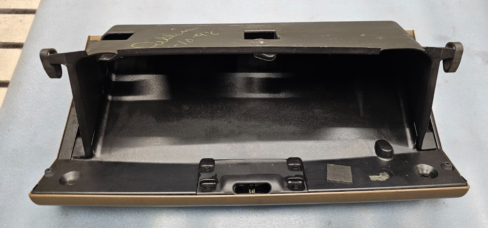 🔥98-01 Dodge RAM Dash GLOVE BOX Storage Compartment Door Lid Assembly Tan