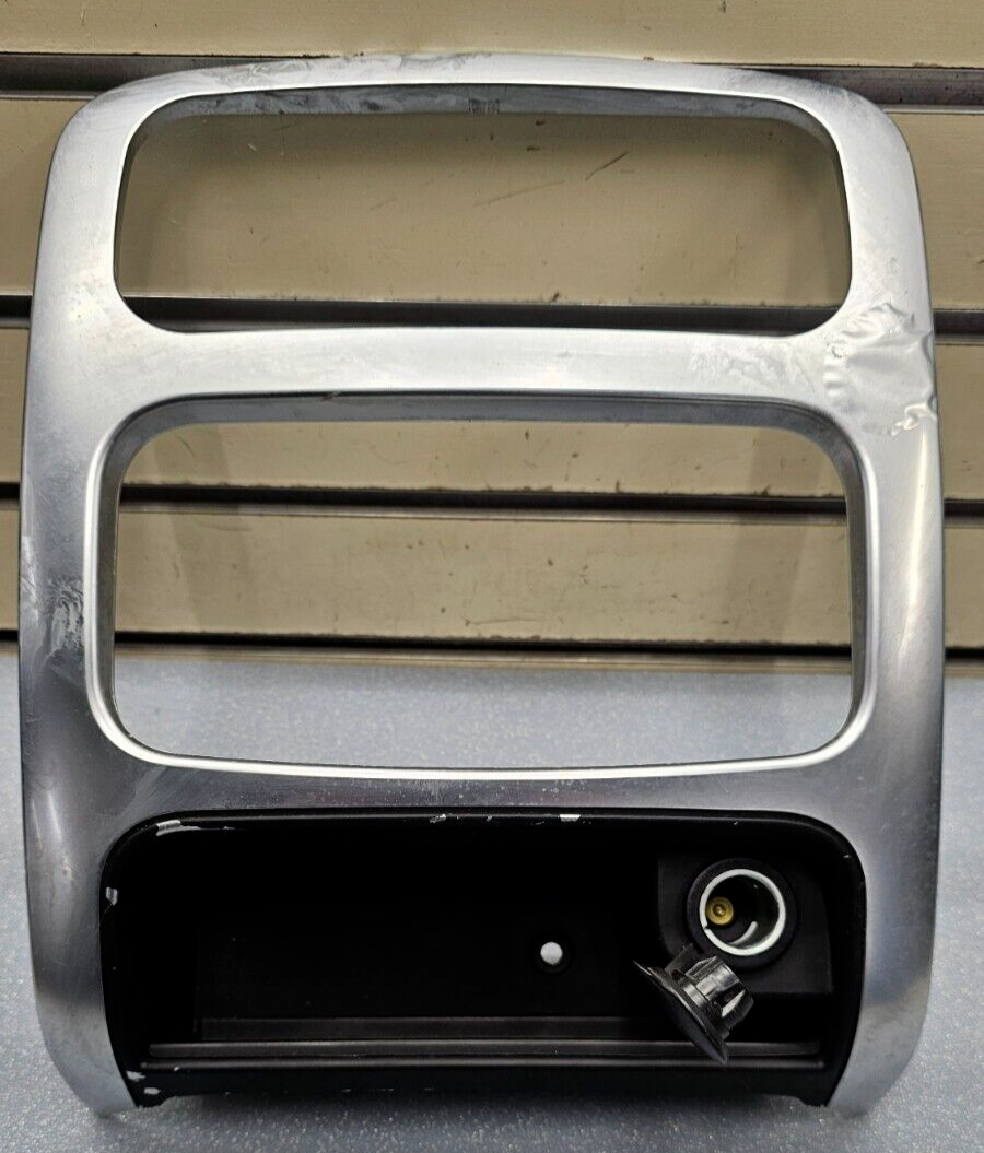 🔥02-07 Liberty KJ Dash FM Radio Climate Display Stereo Bezel Trim Panel Silver