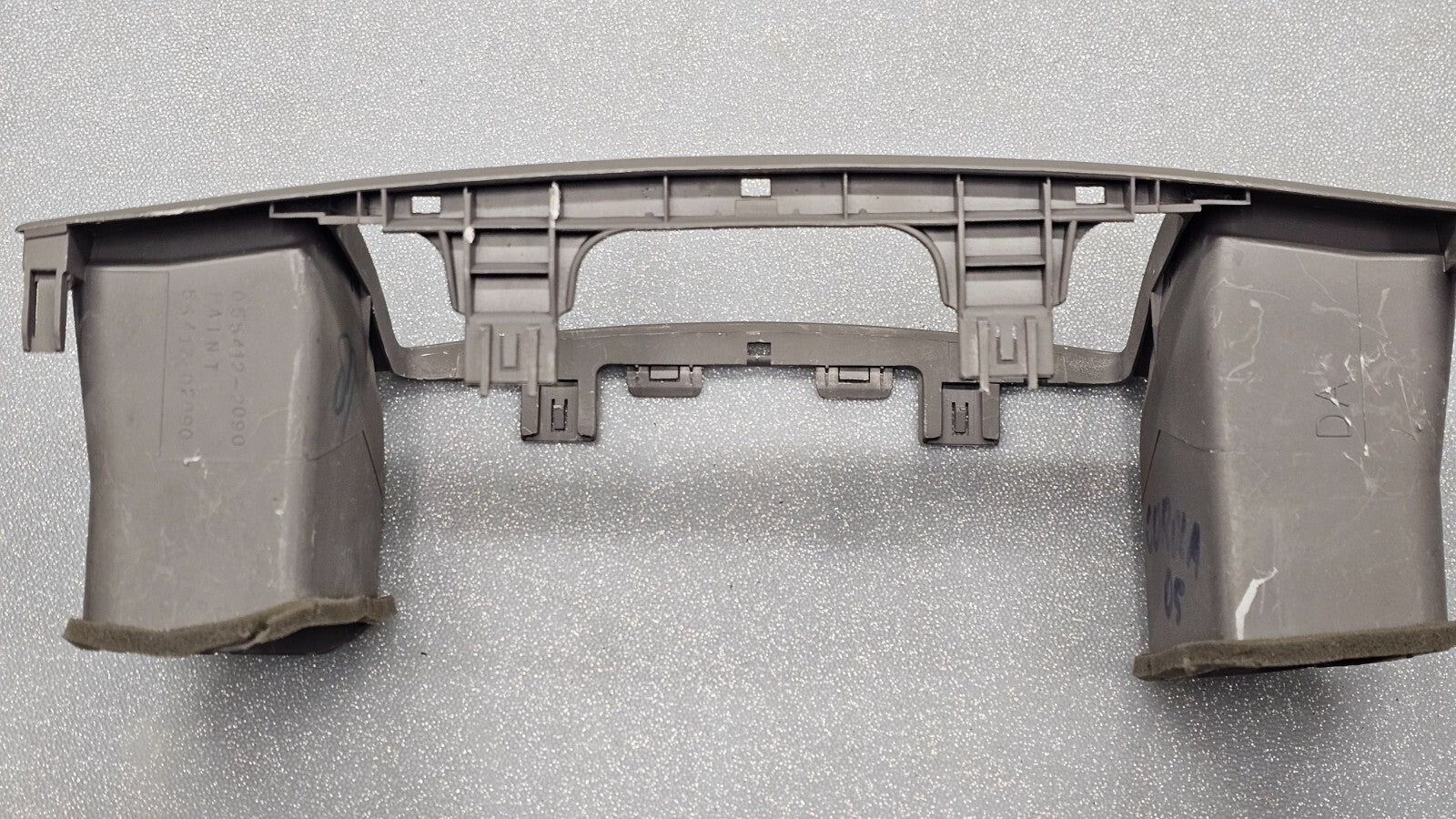 🔥03-08 TOYOTA COROLLA CENTER DASH RADIO SURROUND BEZEL TRIM PANEL OEM GRAY B28
