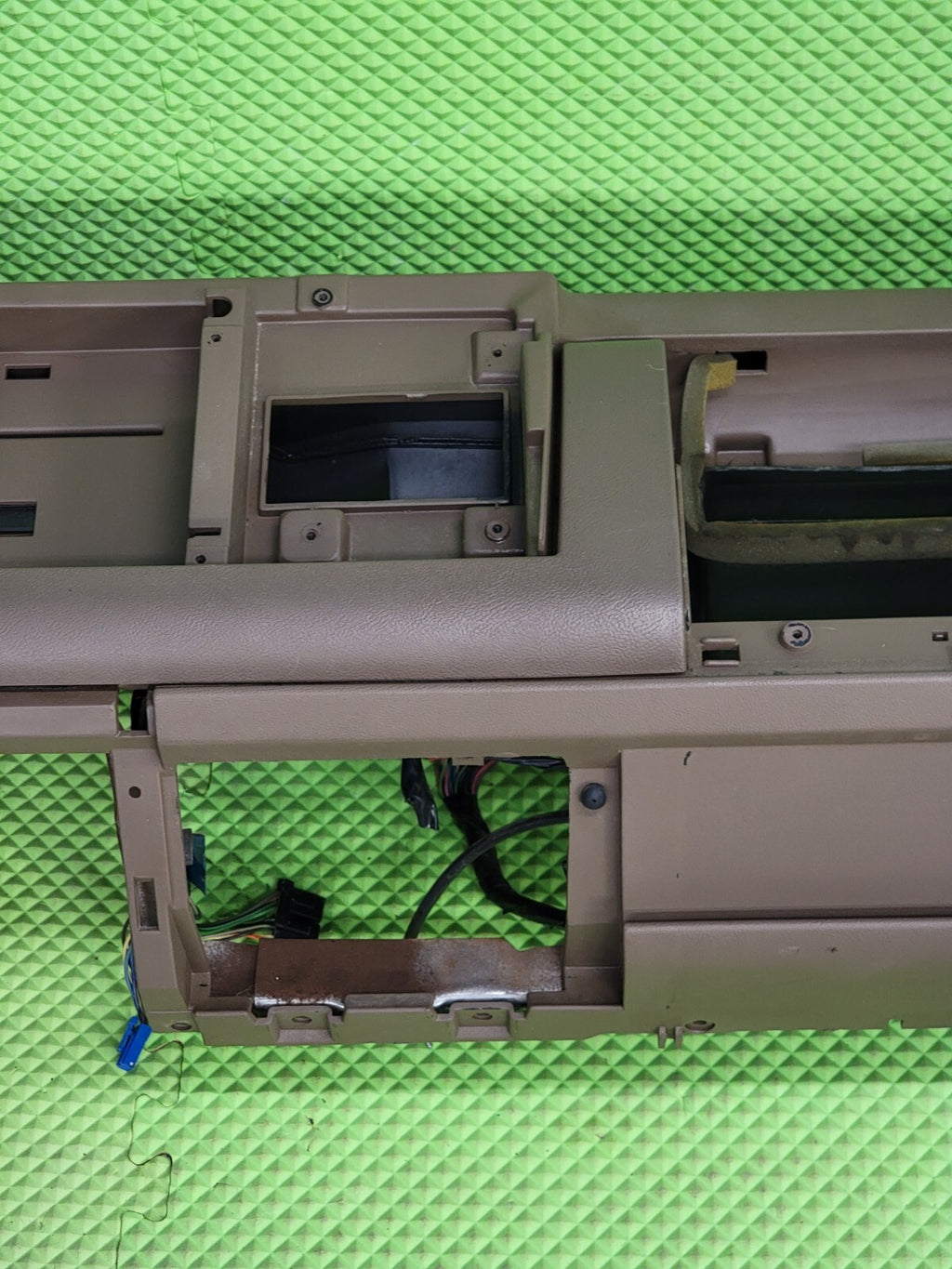 🔥1988-1994 CHEVY GMC C/K SUBURBAN BLAZER Dashboard DASH CORE Mount TAN DB1