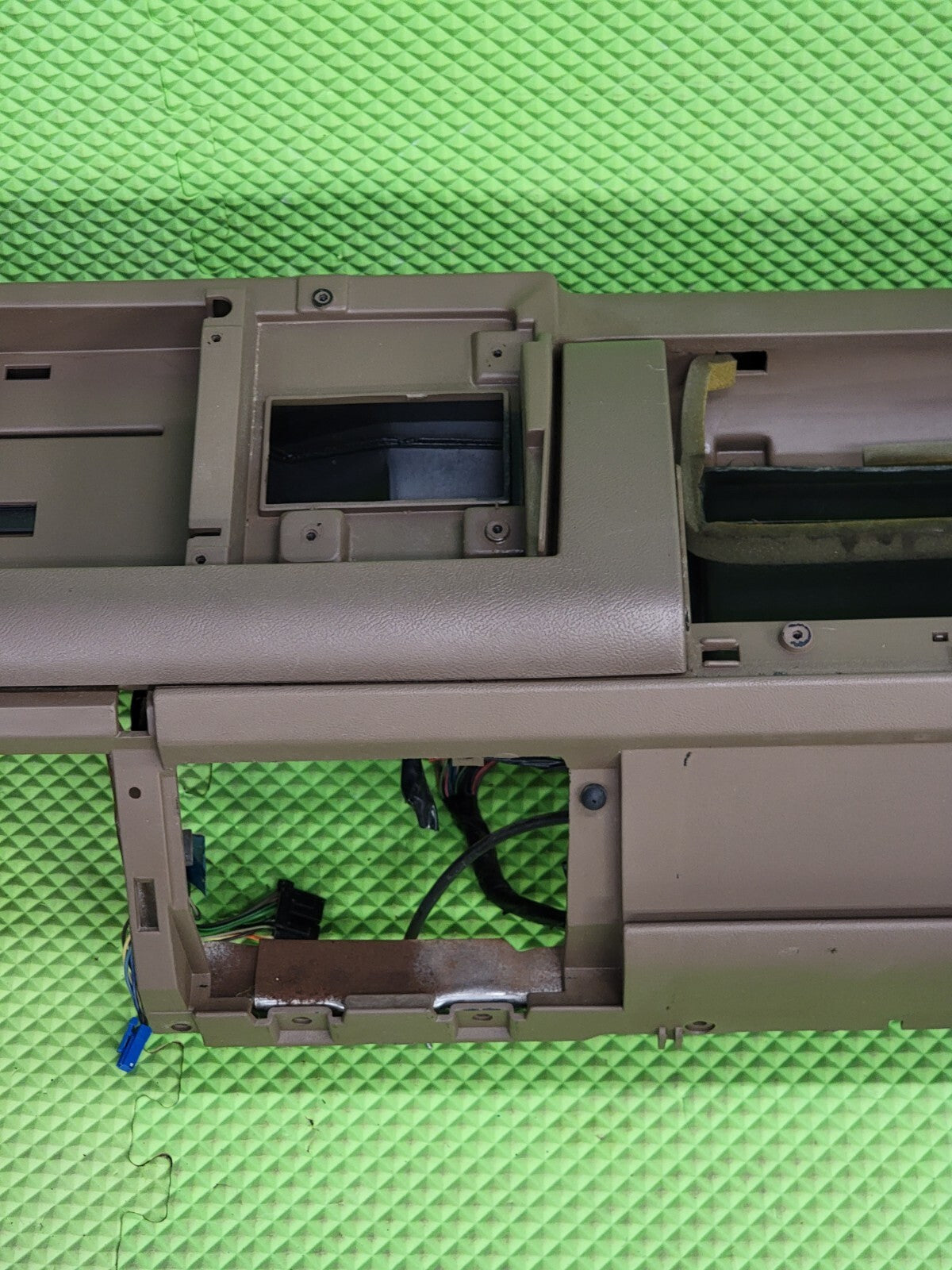 🔥1988-1994 CHEVY GMC C/K SUBURBAN BLAZER Dashboard DASH CORE Mount TAN DB1