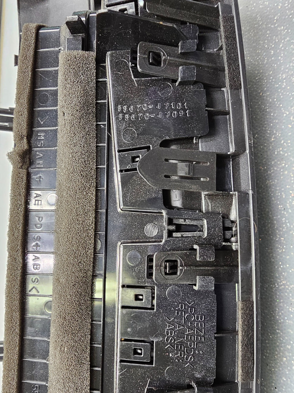 🔥12-14 Toyota Prius V Center Dash Vent Heater Air Conditioner Vents OEM