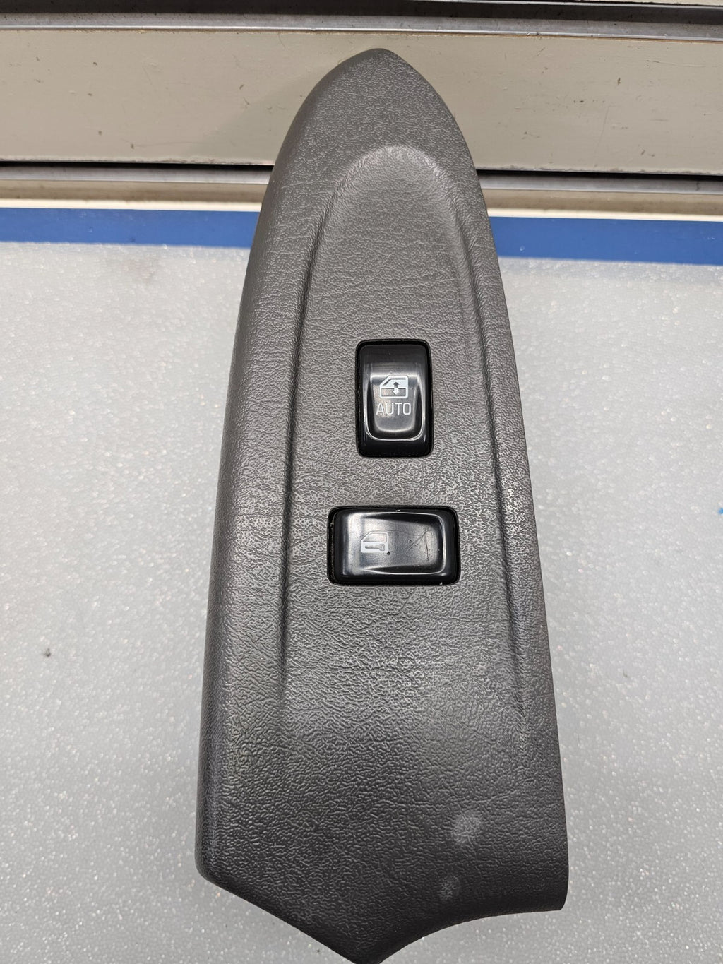 🔥02-05 Chevy TRAILBLAZER Window Switch Front RIGHT Passenger Side DARKGRAY WS20