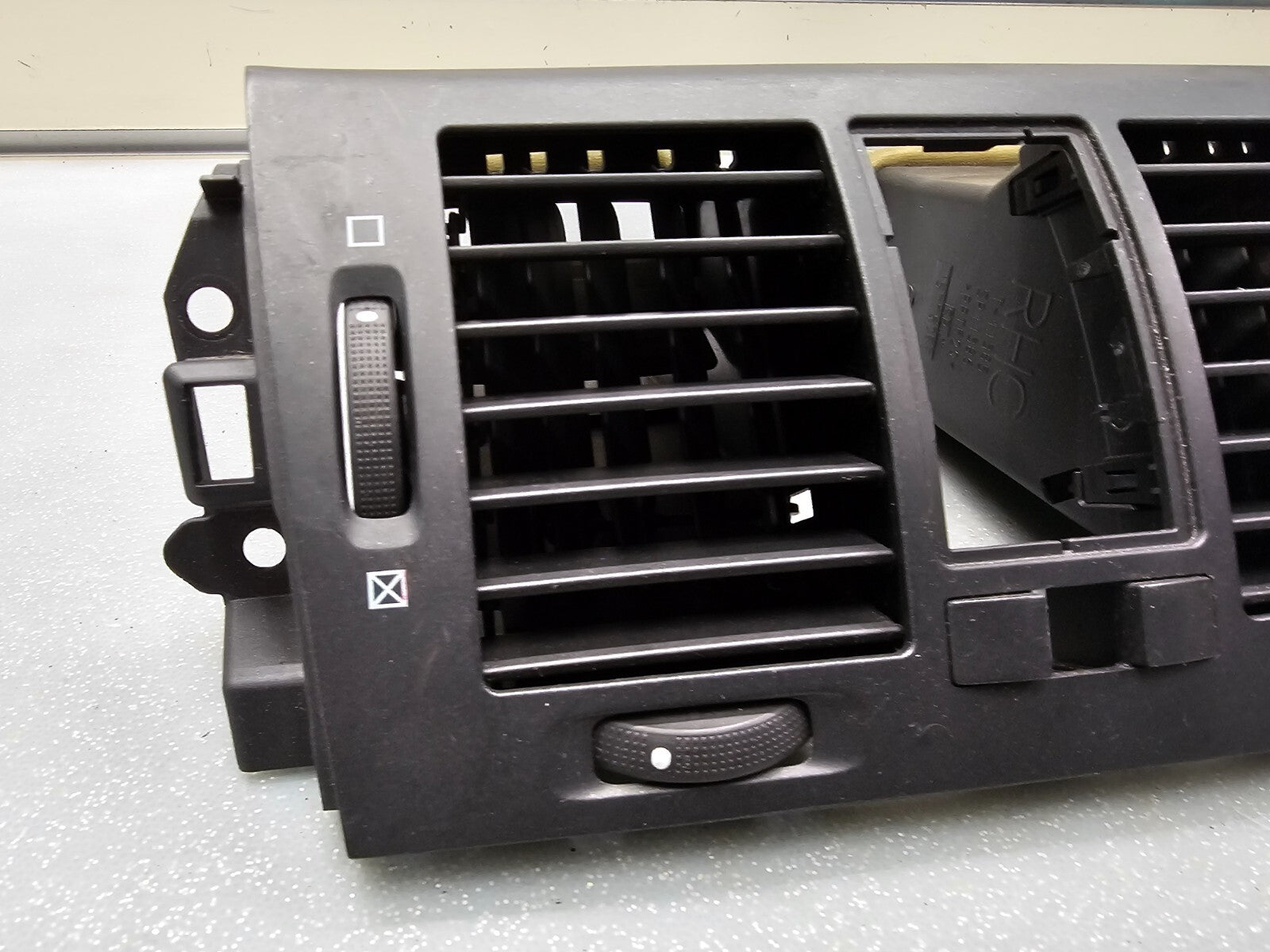 🔥06-11 Cadillac DTS Dash Center Air Vent Heater Filter Trim Bezel Conditioner