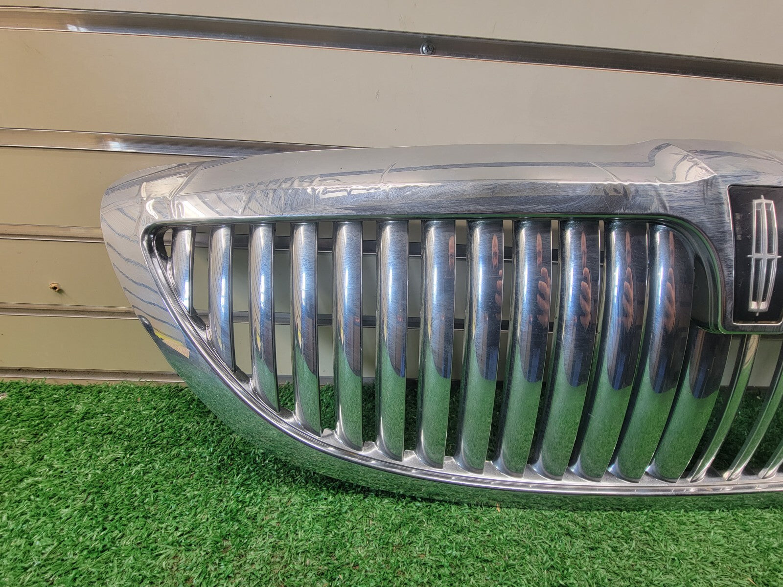🔥2003-2011 Lincoln Town Car Front Upper Grille with Emblem Chrome Assembly OEM
