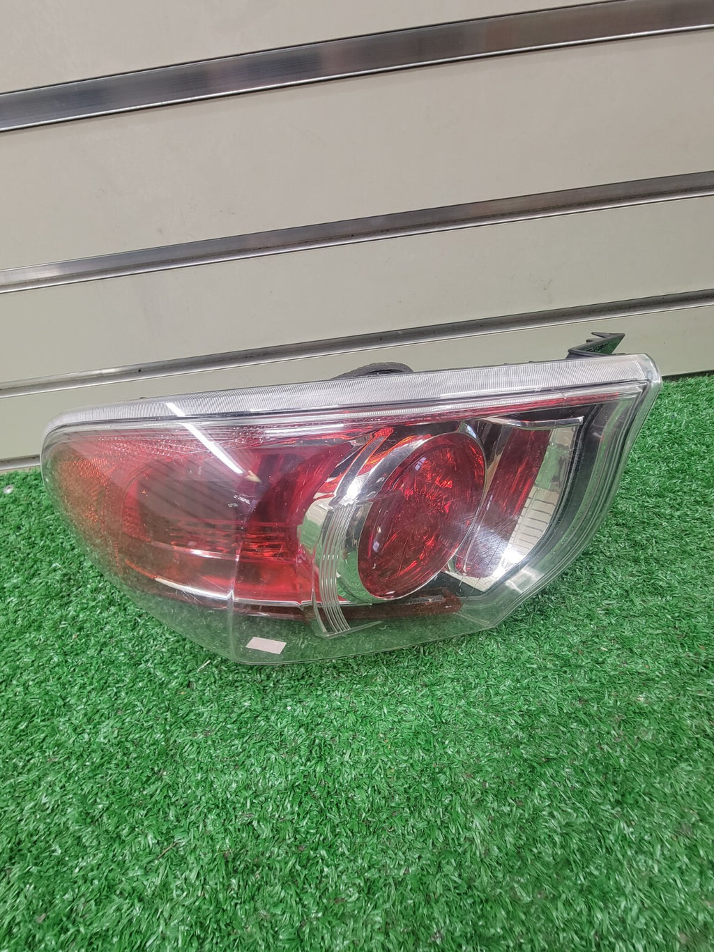 🔥10-13 Mazda 3 Hatchback Tail Light Halogen Right Side Outer Clear/Red w/Bulbs