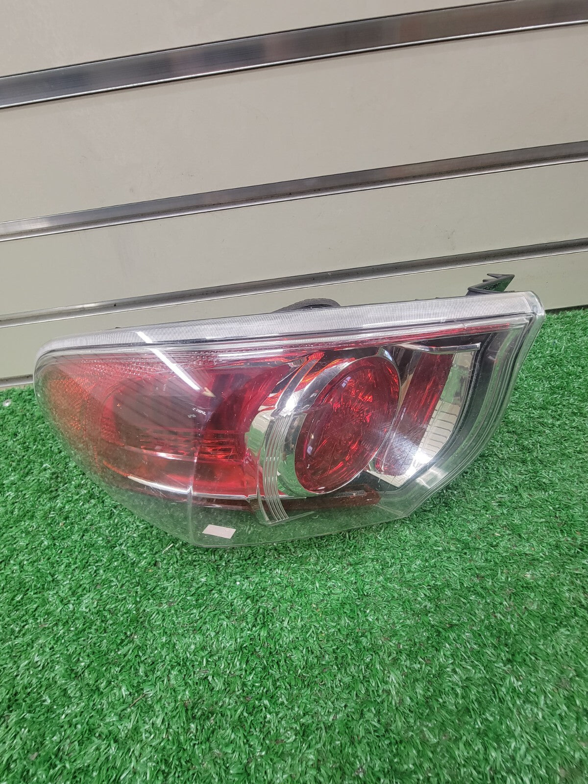 🔥10-13 Mazda 3 Hatchback Tail Light Halogen Right Side Outer Clear/Red w/Bulbs