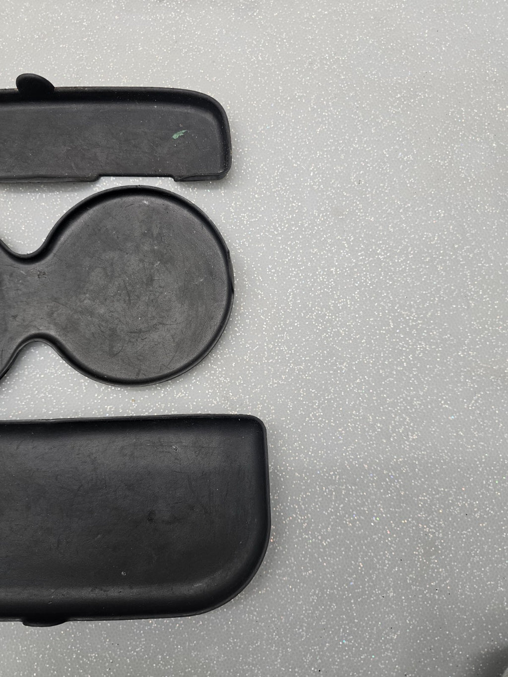 03-06 TAHOE SILVERADO FRONT CENTER CONSOLE CUP HOLDER DRINK HOLDER INSERT LINER