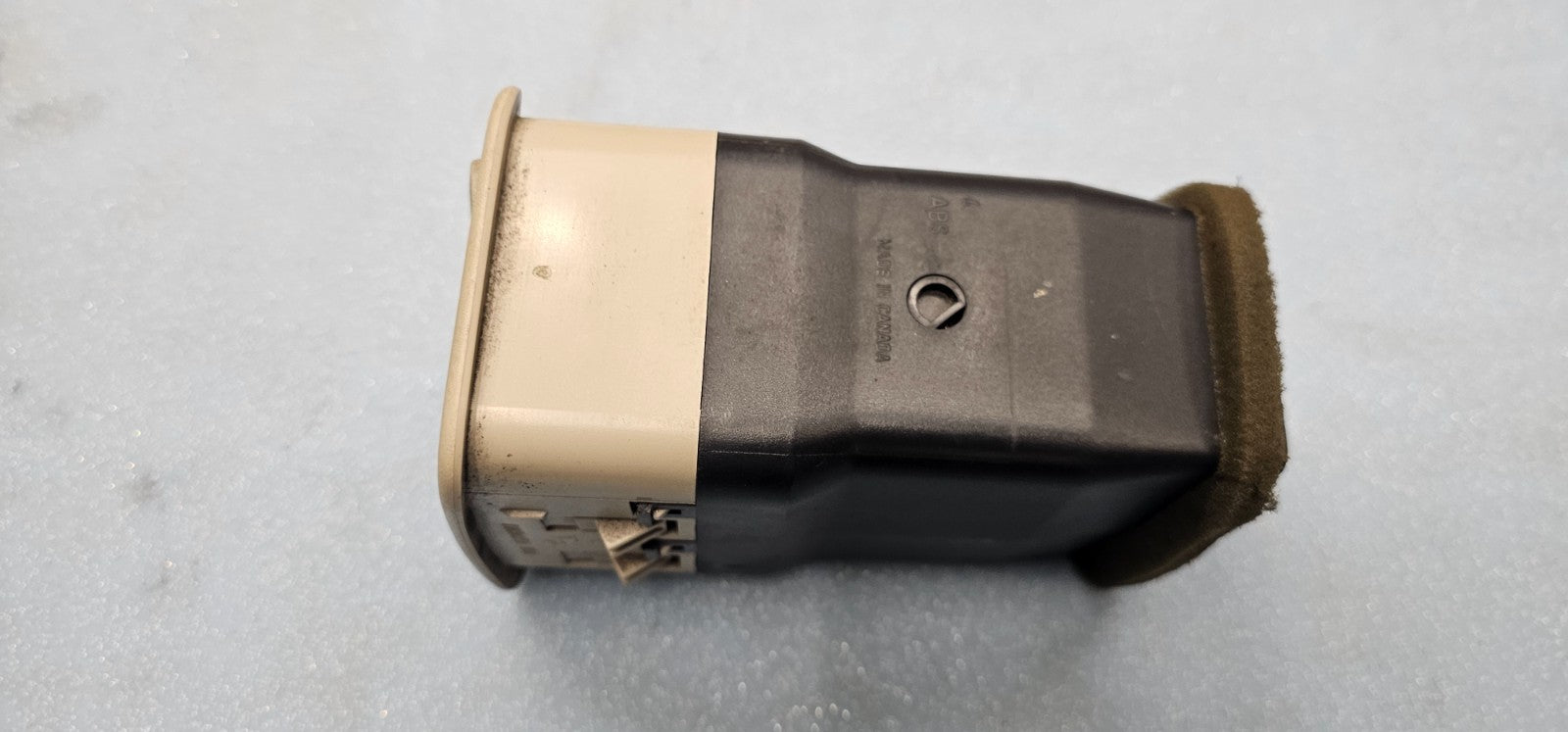 🔥99-06 Silverado Sierra Right Passenger Dash A/C HVAC AC Heater Air Vent Tan