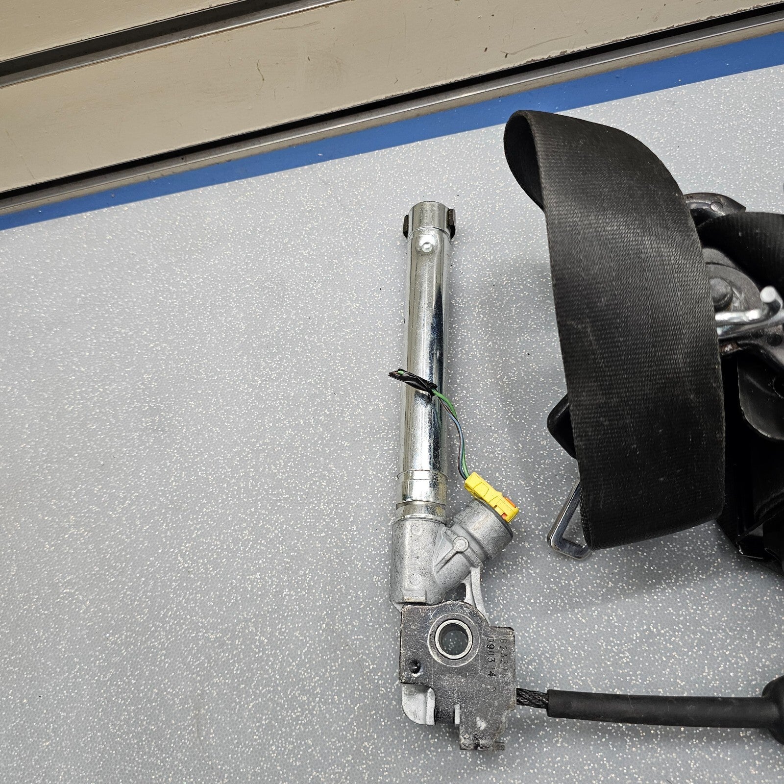 🔥2013-2015 Ford Focus Front Left Driver Seat Belt Retractor Assembly Black OEM