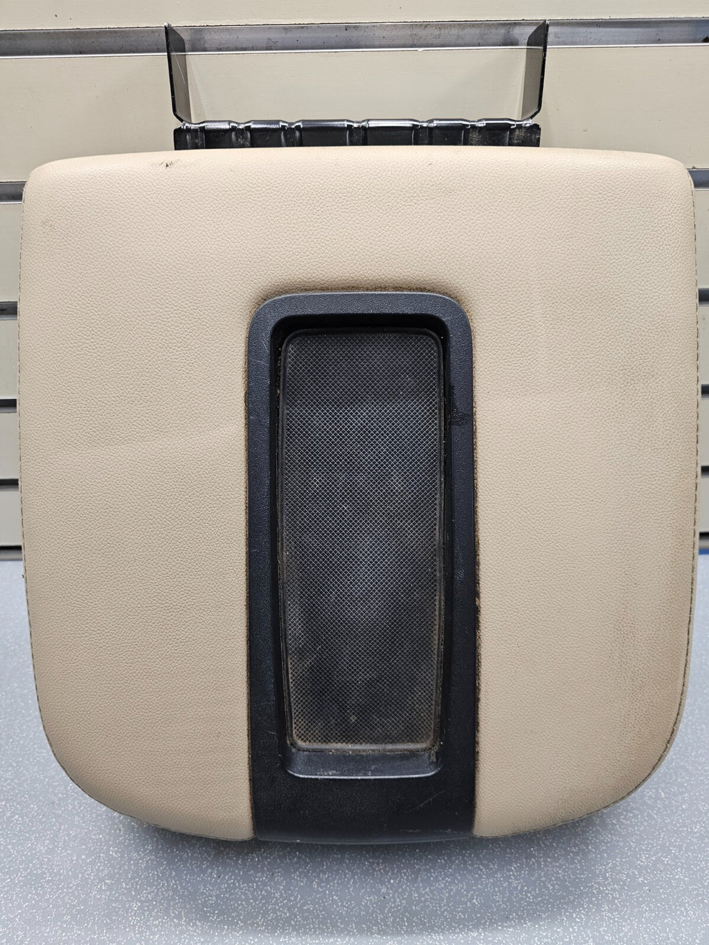 🔥07-14 Silverado Sierra Center Console Armrest Lid Leather Cover Assembly Tan