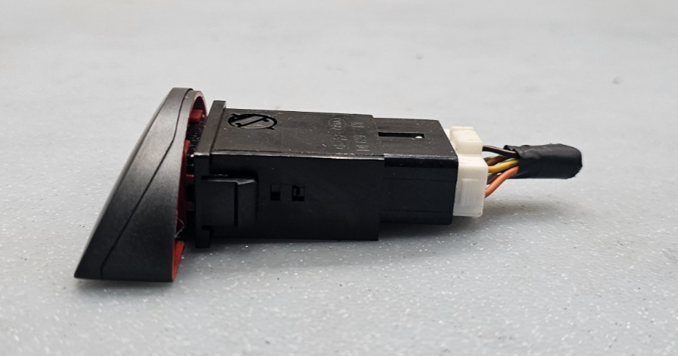 🔥10-11 Kia Soul Hazard Flasher Emergency Light Control Switch Button Assembly