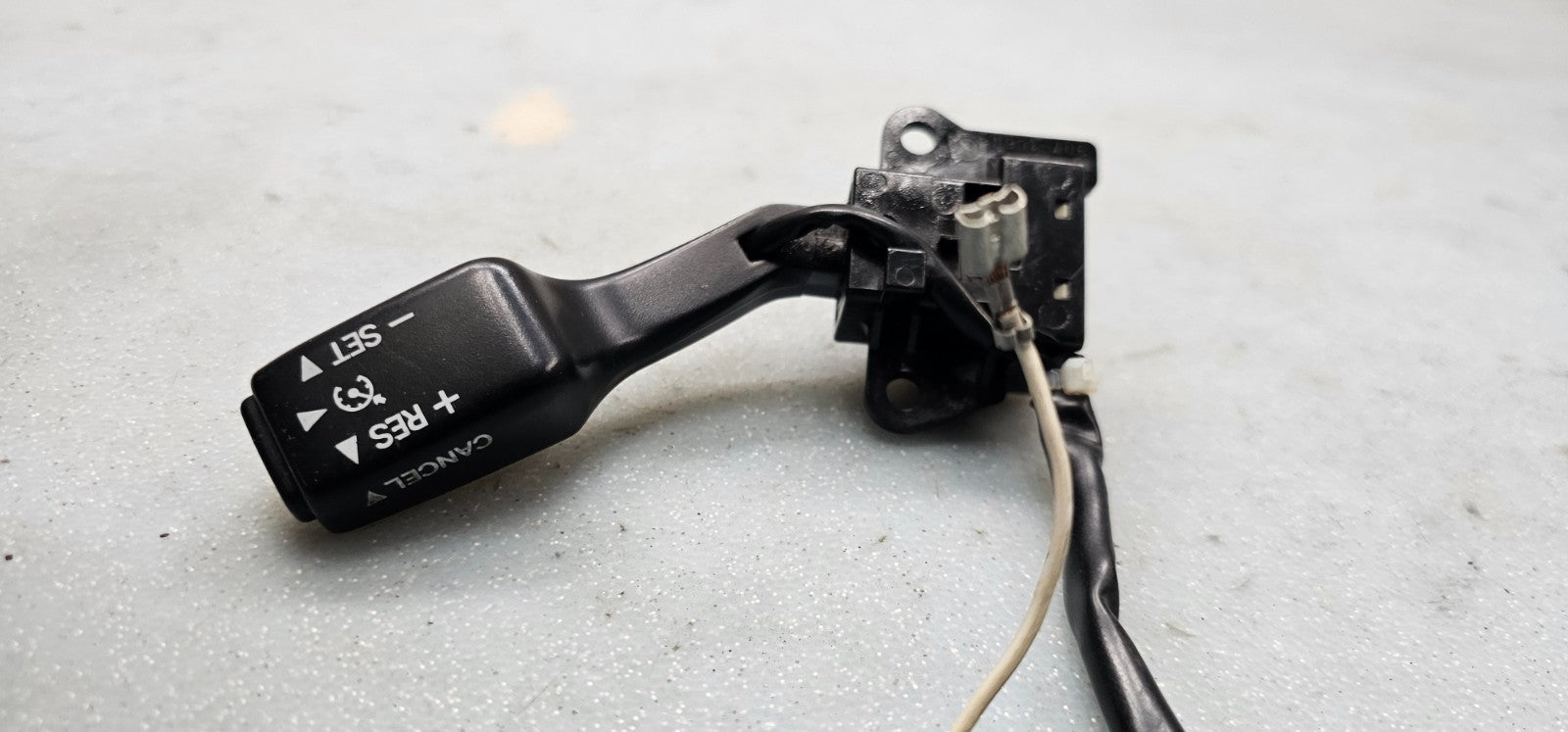 🔥03-08 Toyota Corolla Matrix Vibe Steering Wheel Cruise control Switch Assembly