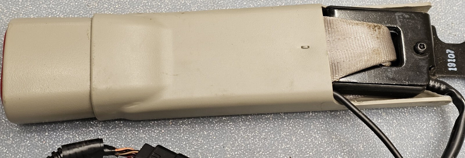 🔥2005-2008 Lincoln Town Car PASSENGER SIDESEAT BELT BUCKLE ASSEMBLY Gray stone