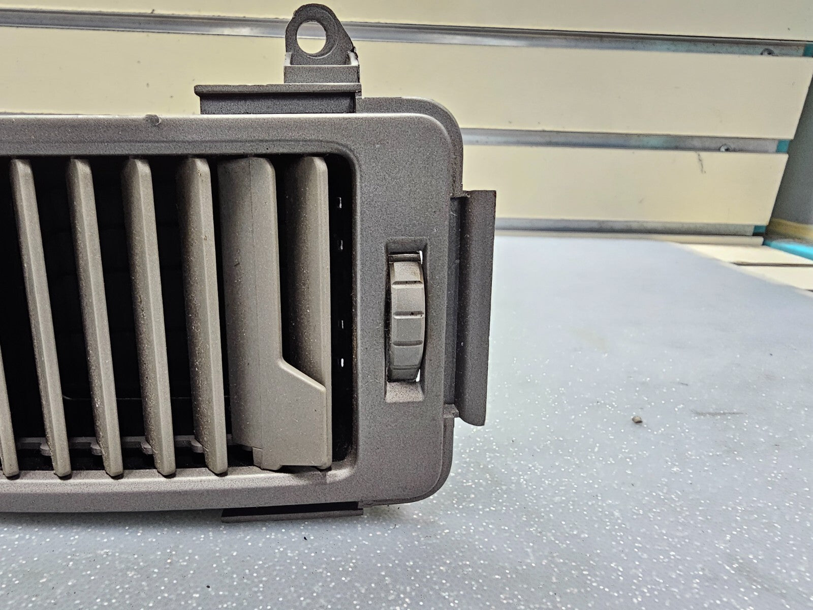 05-15 TITAN ARMADA QX56 DASH RIGHT PASSENGER AIR VENT HEATER FILTER CONDITIONER