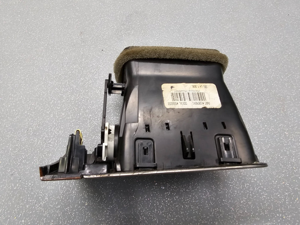 🔥2007 - 2014 Chevrolet Tahoe Front Left Driver Dashboard Air Vent OEM