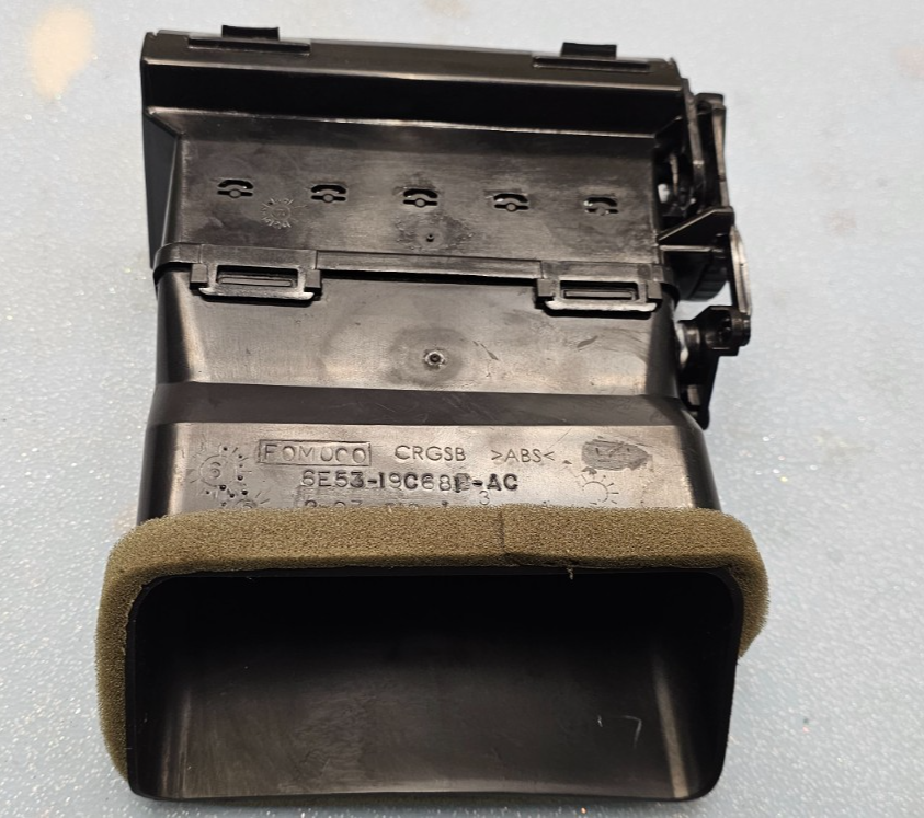 🔥06-09 Fusion Milan Dash Center Right Passenger Air Vent A/C AC Heater Panel