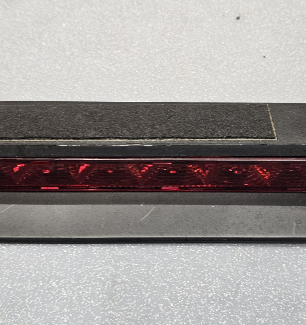 🔥01-04 Nissan Pathfinder / Infiniti QX4 3rd Third Rear Brake Light OEM