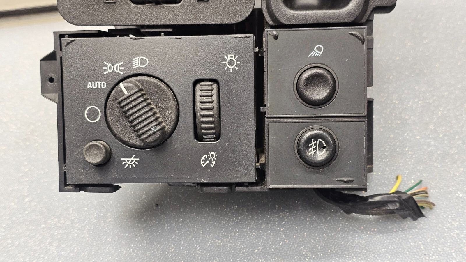 🔥99-06 Chevy Silverado Sierra Headlight Switch left Driver Air Vent Black HS19