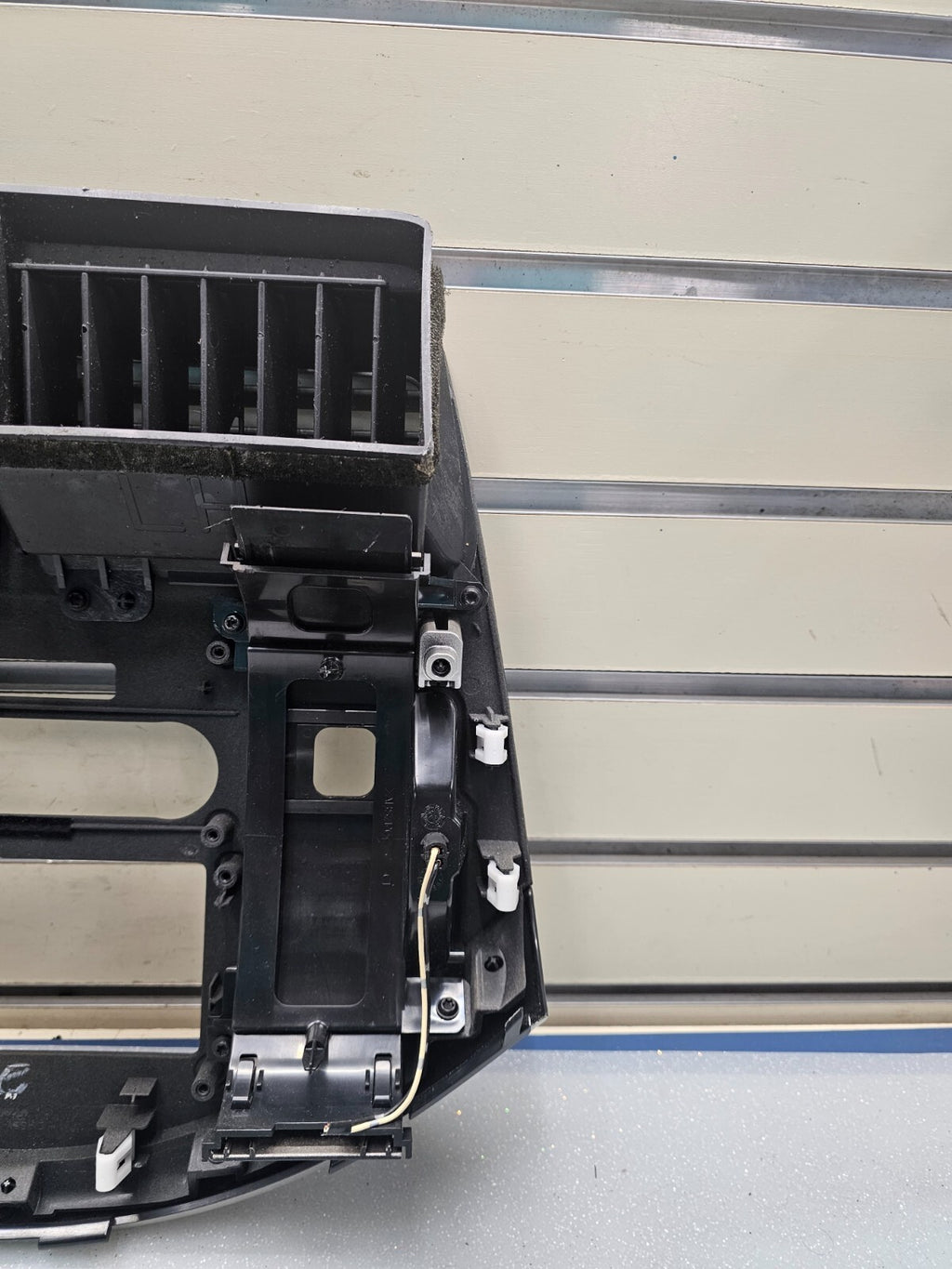 2007-2009 Nissan Quest AC Heater Climate AV Navigation Radio Dash Bezel w/Vents