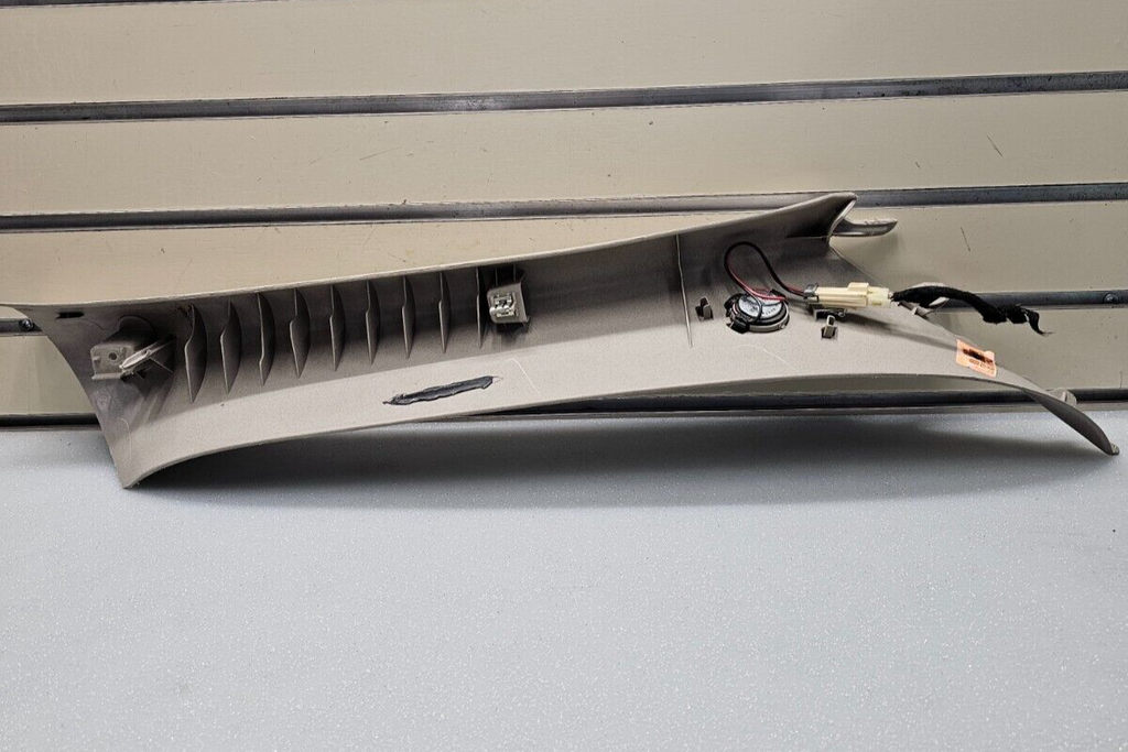 🔥07-13 Silverado Sierra A Pillar Roof Molding LEFT Driver Speak LIGHT GRAY P2