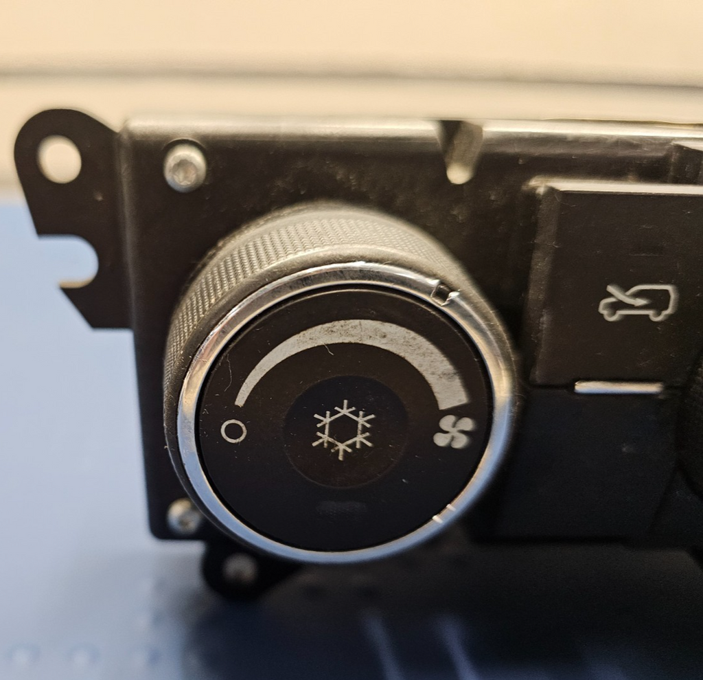 🔥07-09 CHEVY EQUINOX DASH CENTER AC HEATER CLIMATE TEMPERATURE CONTROL UNIT OEM