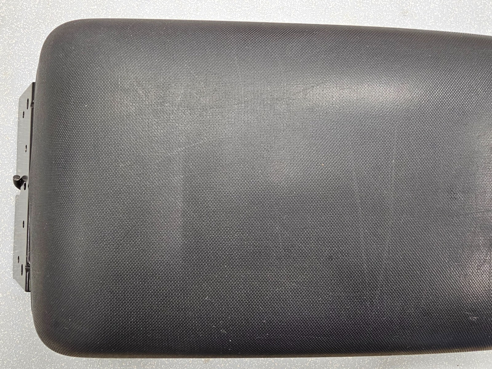 🔥04-11 MITSUBISHI ENDEAVOR CENTER CONSOLE LID ARMREST TOP COVER ASSEMBLY BLACK