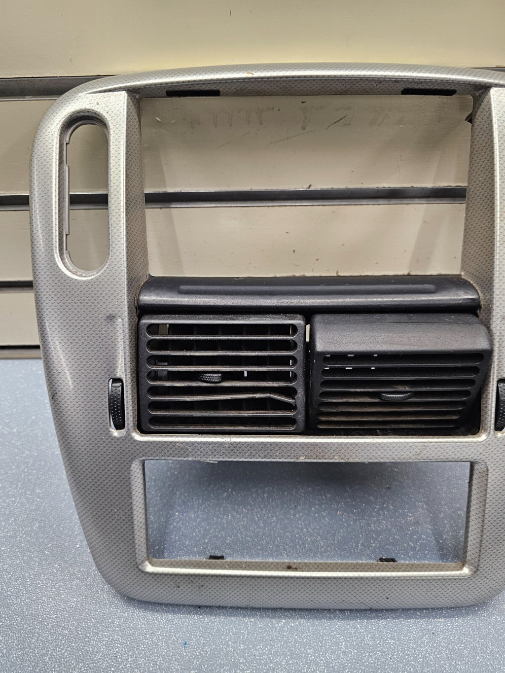 🔥02-05 MERCURY MOUNTAINEER Radio Bezel Center Dash Trim Air Vents SILVER OEM