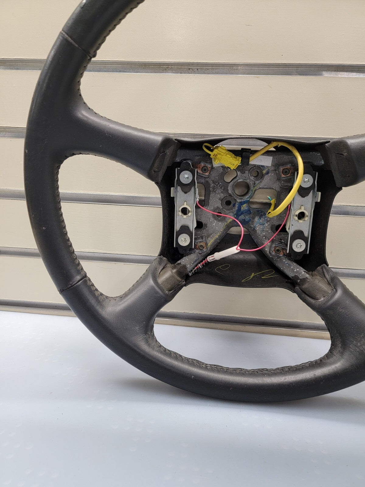 99-02 Chevy Silverado Tahoe Suburban Blazer SONOMA Steering Wheel Leather black