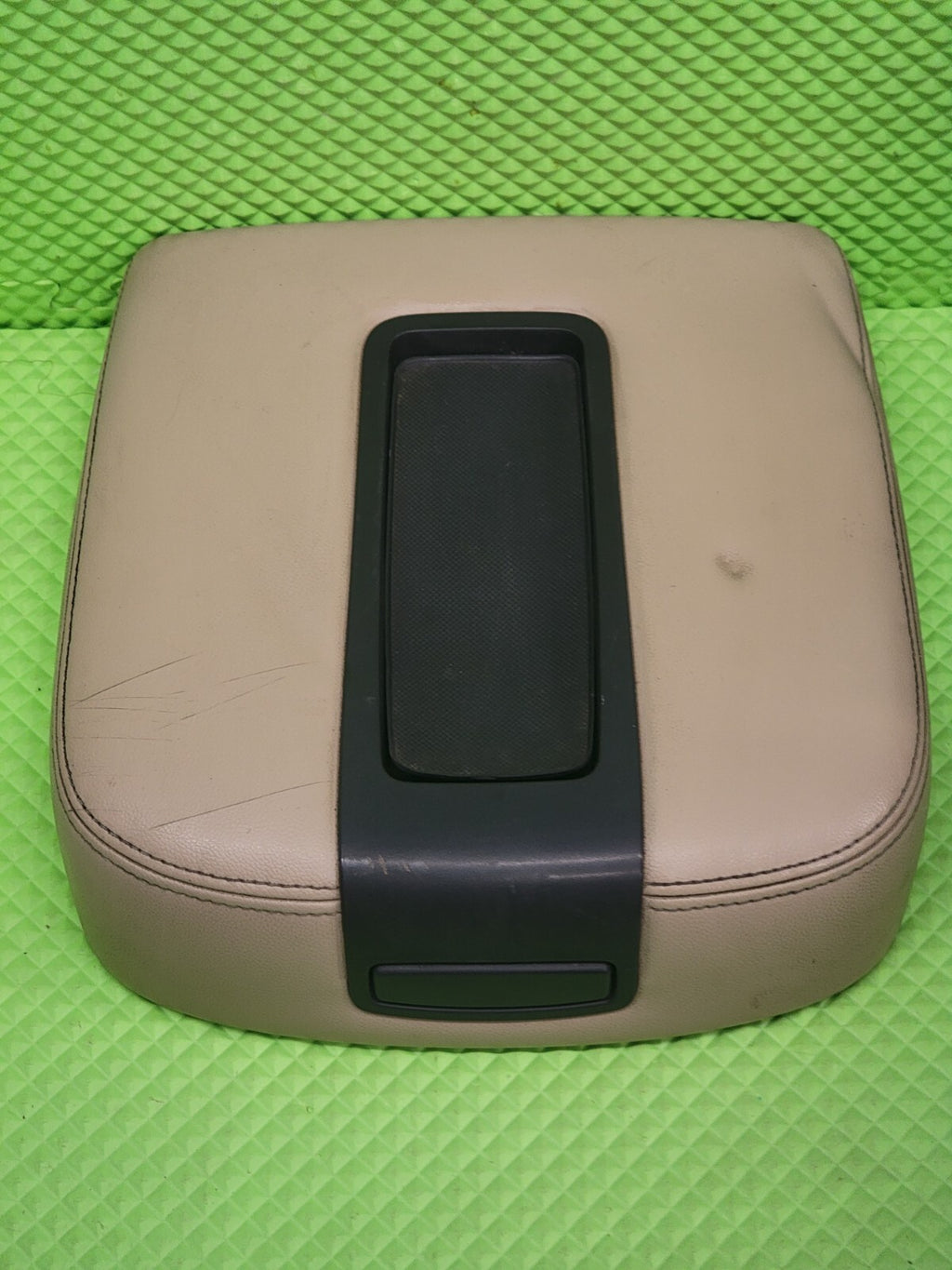 🔥07-13 Chevy Tahoe, Suburban, Yukon Leather Console Lid Armrest Cover TAN JS5