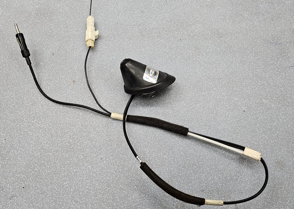 🔥2004 - 2009 Toyota Prius Audio Roof Antenna Base OEM