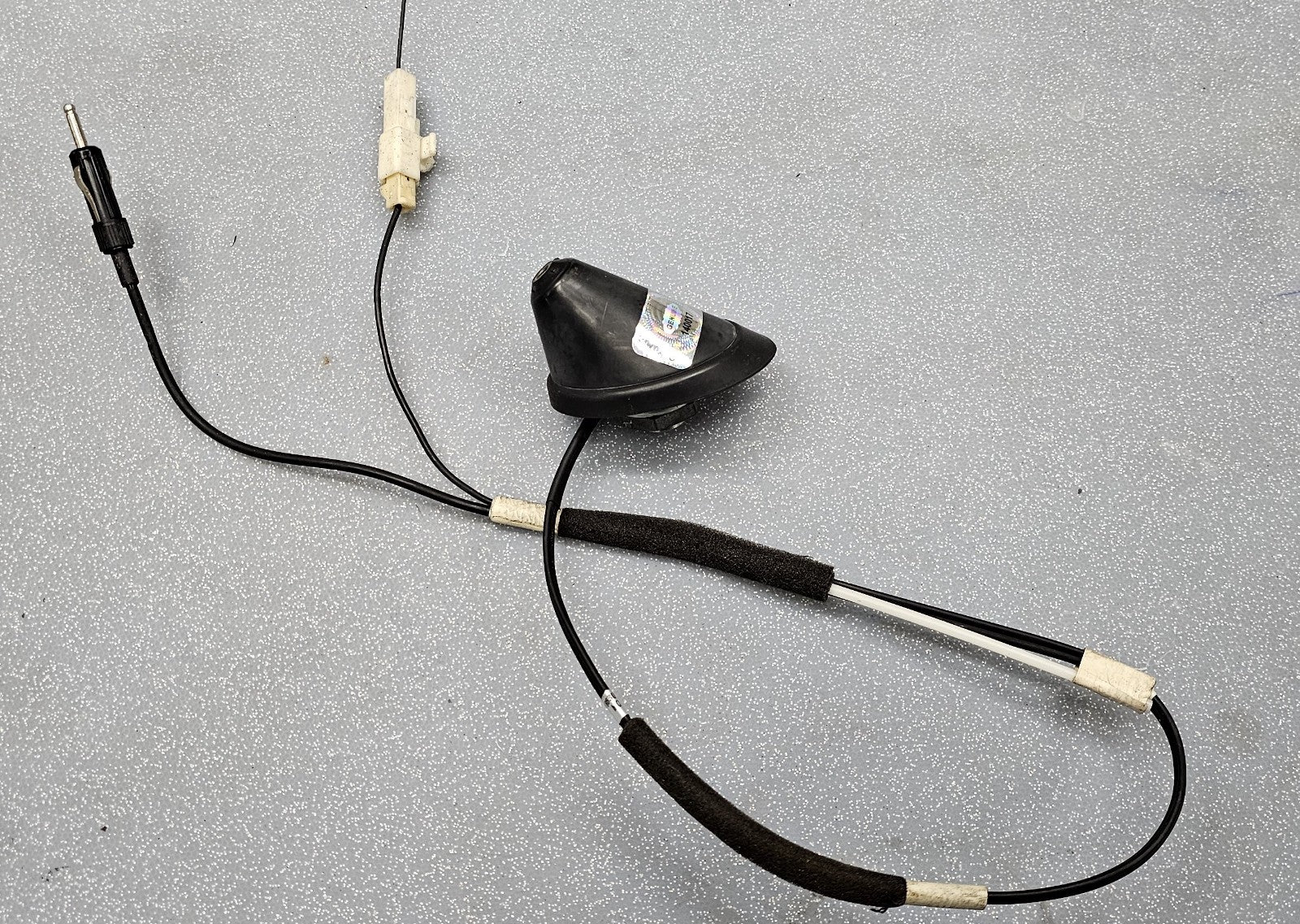 🔥2004 - 2009 Toyota Prius Audio Roof Antenna Base OEM