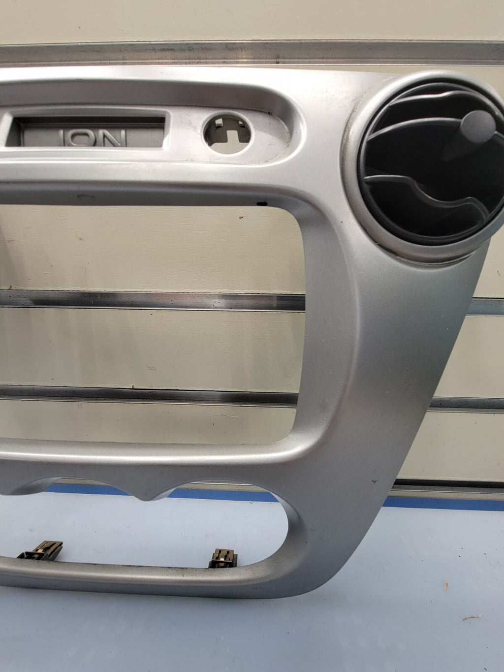 🔥2003-2007 Saturn Ion Radio AC Climate Control Bezel Assembly Vents silver