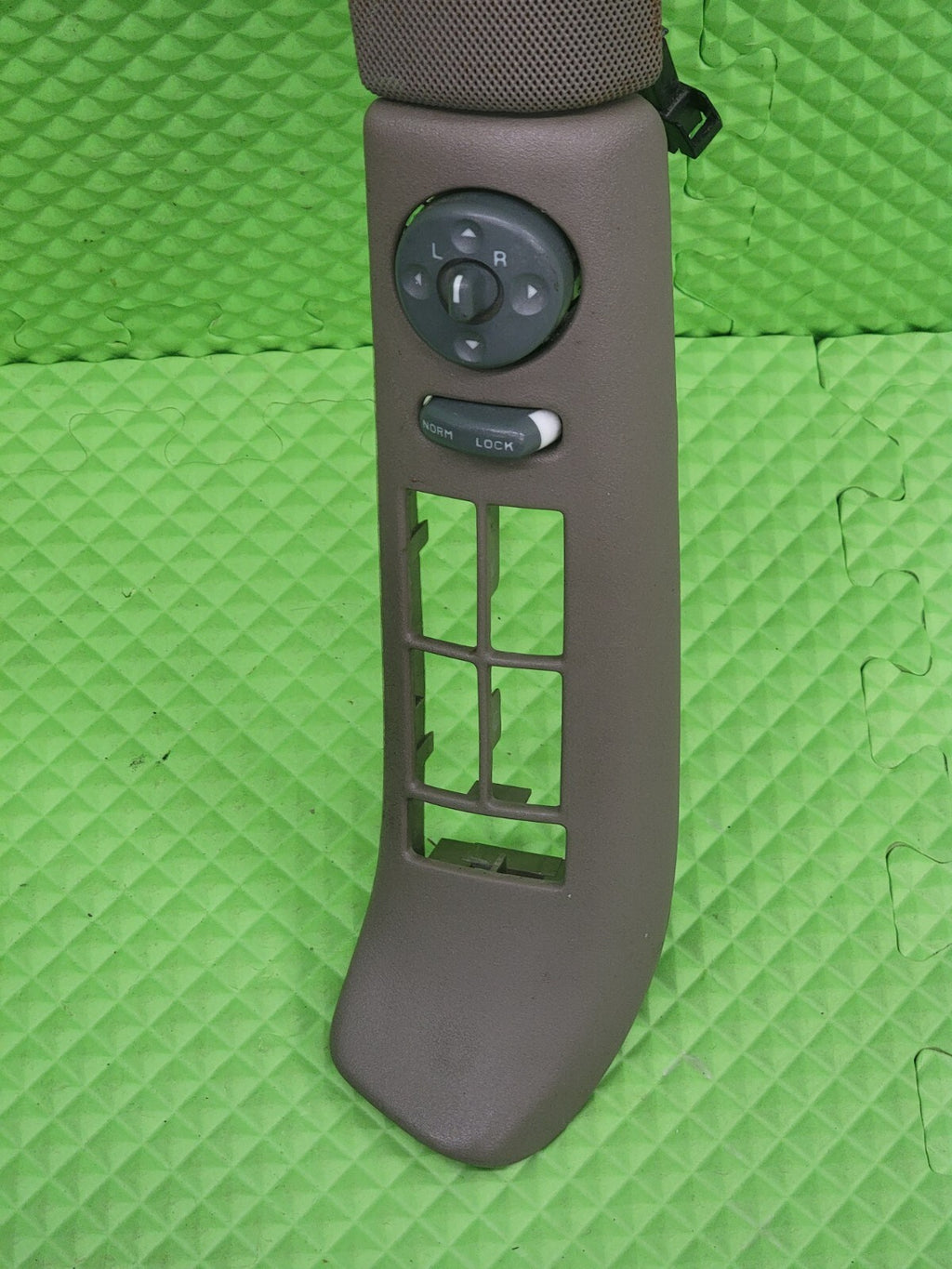 95-99 CHEVY TAHOE SUBURBAN GMC YUKON Driver Master Power Window Switch Tan WS2