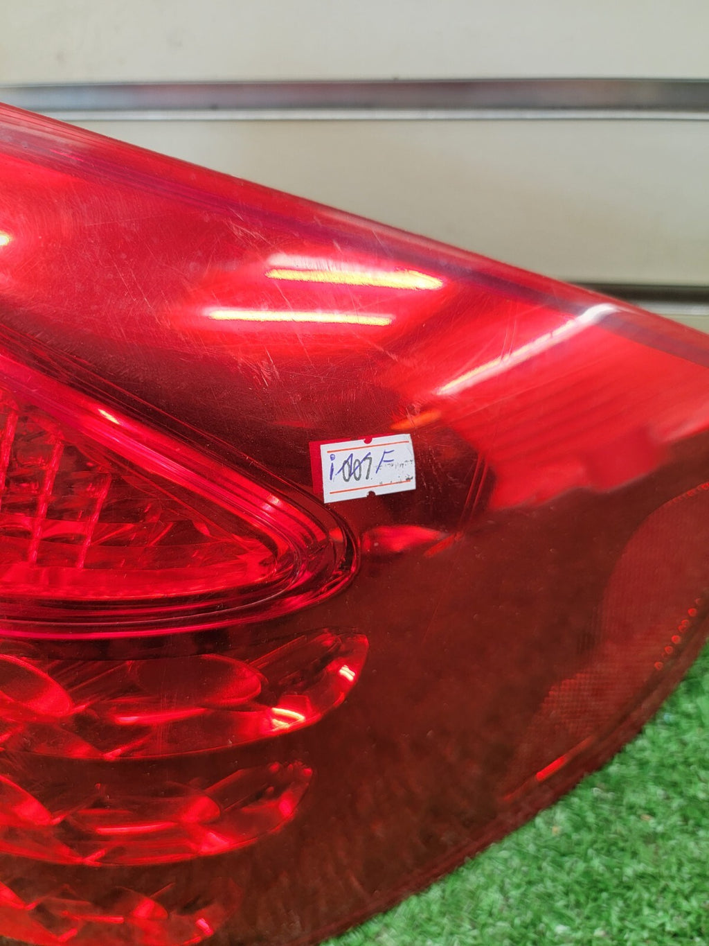 🔥2003-2004 INFINITI G35 SEDAN  RIGHT SIDE LED TAIL LIGHT (1) OEM