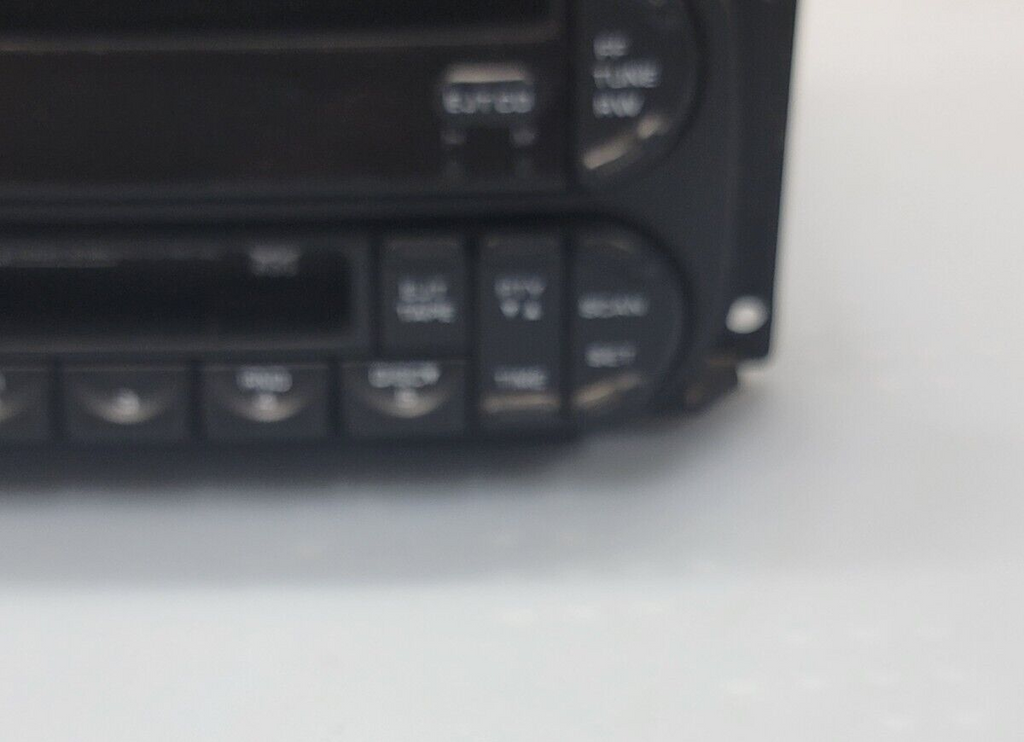 02-07 Dodge Caravan Jeep Chrysler Raz Radio CD Player & Cassette Tape AM FM