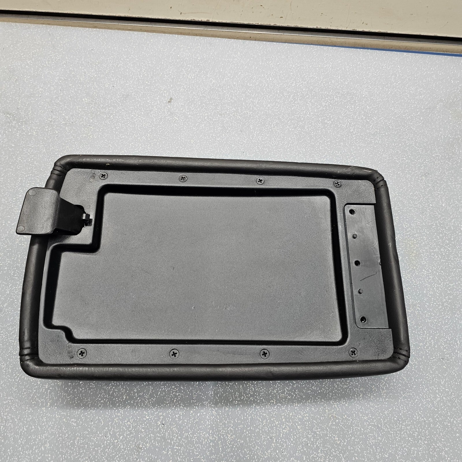 🔥06-11 Buick Lucerne Cadillac DTS Arm Rest Front Center Console Lid Cover Black