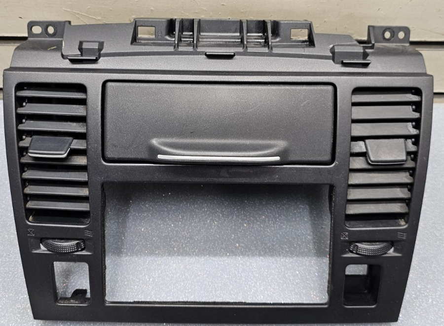 🔥07-12 Nissan VERSA Dash AM FM Radio Stereo Display Bezel Trim Panel Black B74