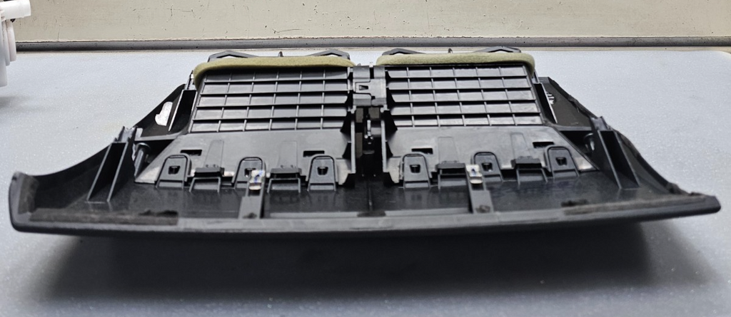 🔥07-12 Versa Center Dash Air Vent Filter Bezel Trim Upper Panel BLACK OEM VT20