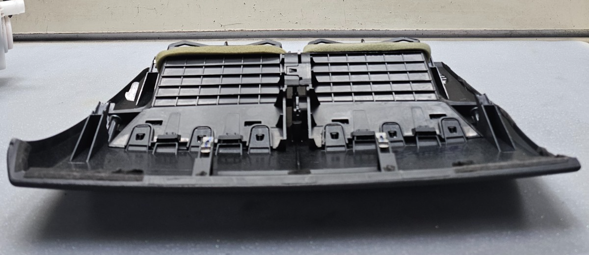 🔥07-12 Versa Center Dash Air Vent Filter Bezel Trim Upper Panel BLACK OEM VT20