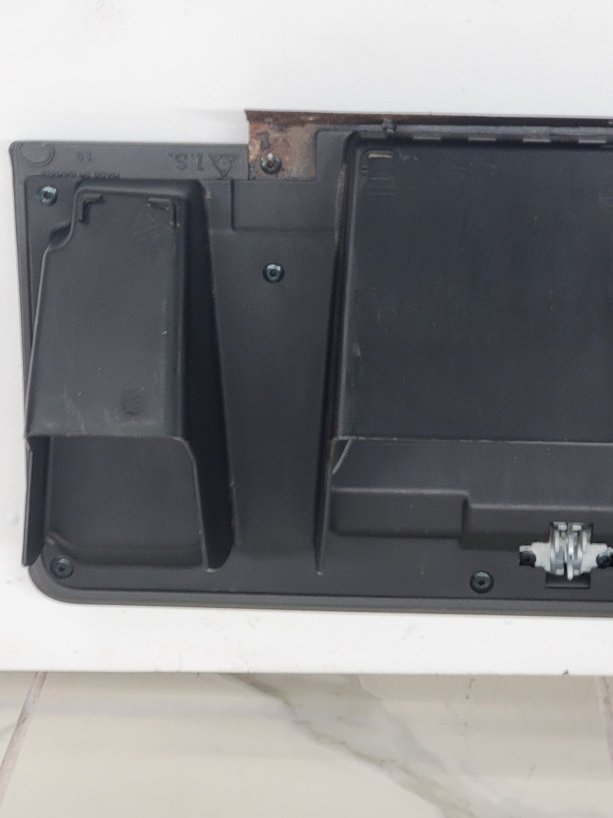 02-06 CADILLAC ESCALADE GLOVE BOX GLOVEBOX DASH STORAGE COMPARTMENT OE GRAY G9